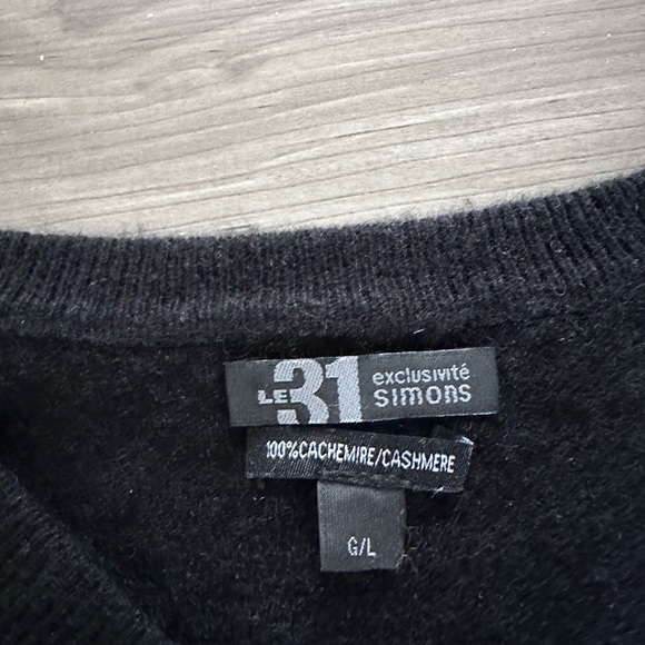 V-neck 100% Cashmere sweater - BRAND NEW - Picture 3 of 3